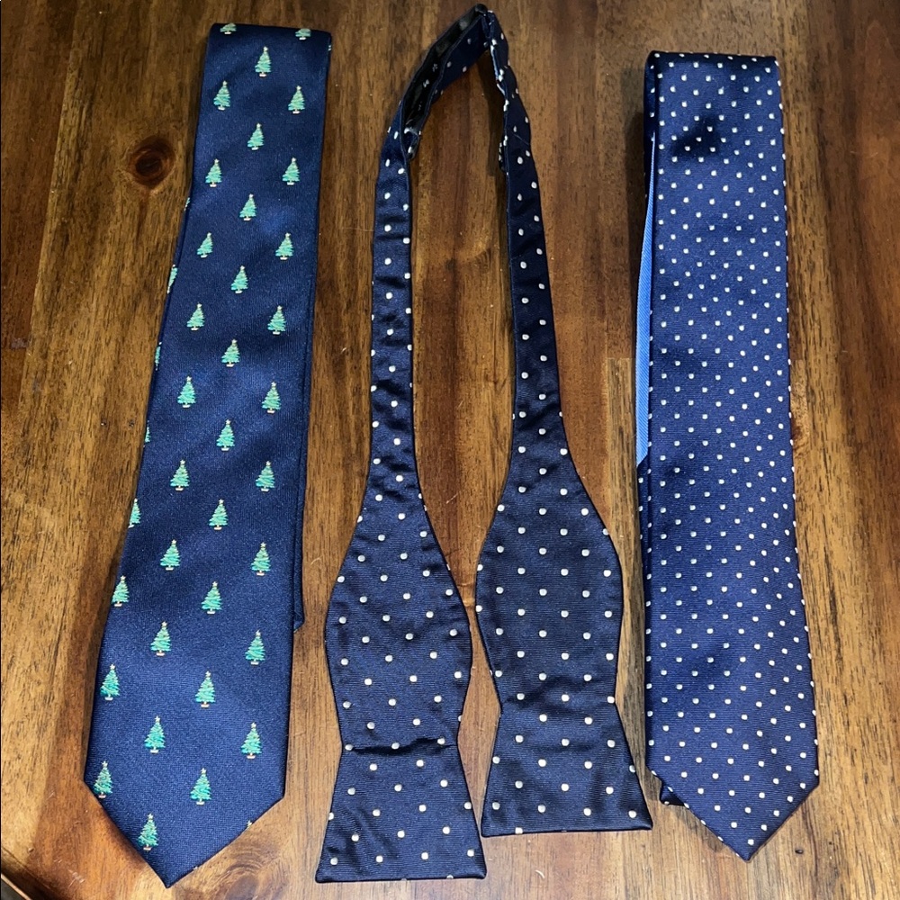 Tommy Hilfiger Navy Polka Dot & Wemby Christmas Tie Collection